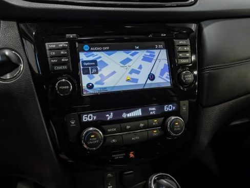 Used 2017 Nissan Rogue SL w/ SL Premium Package FWD image 28