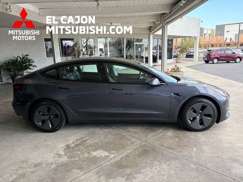 Used 2023 Tesla Model 3 Standard Range RWD image 2