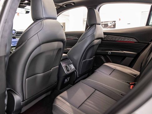 New 2025 Maserati Grecale Modena image 32