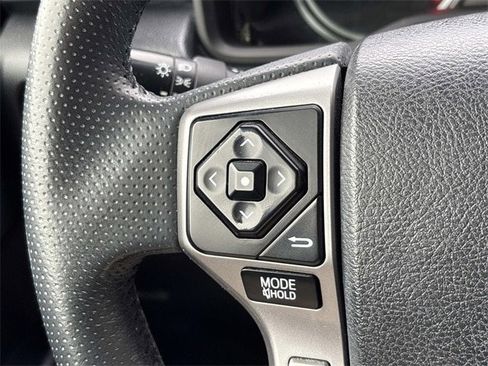 Used 2019 Toyota 4Runner SR5 w/ Four Season Floor Mat Package image 29