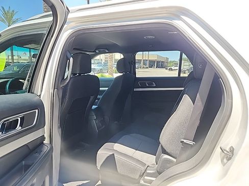 Used 2016 Ford Explorer XLT AWD/4WD image 5