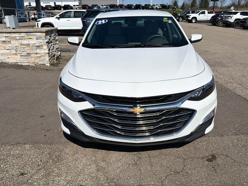 Used 2024 Chevrolet Malibu LS w/ Driver Confidence Package FWD image 2