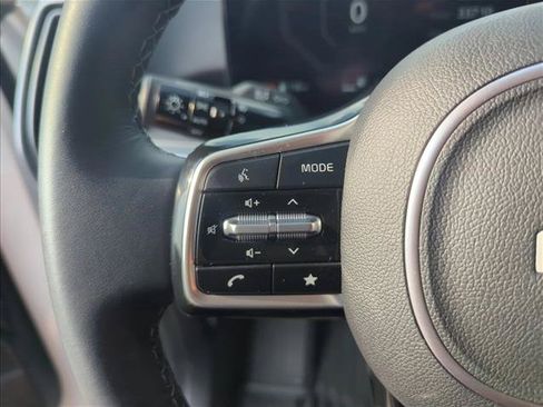 Used 2025 Kia Sorento SX FWD image 12