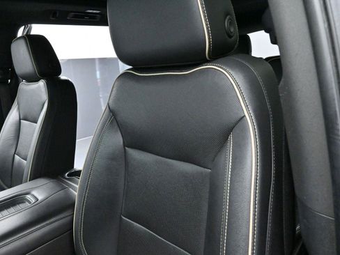 Used 2021 Chevrolet Tahoe Premier w/ Premium Package image 18