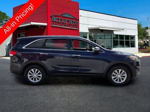 Used 2016 Kia Sorento FWD w/ LX Convenience Package image 6