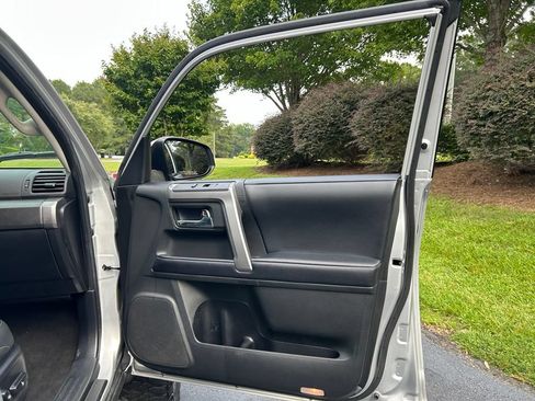 Used 2019 Toyota 4Runner SR5 Premium AWD/4WD image 62