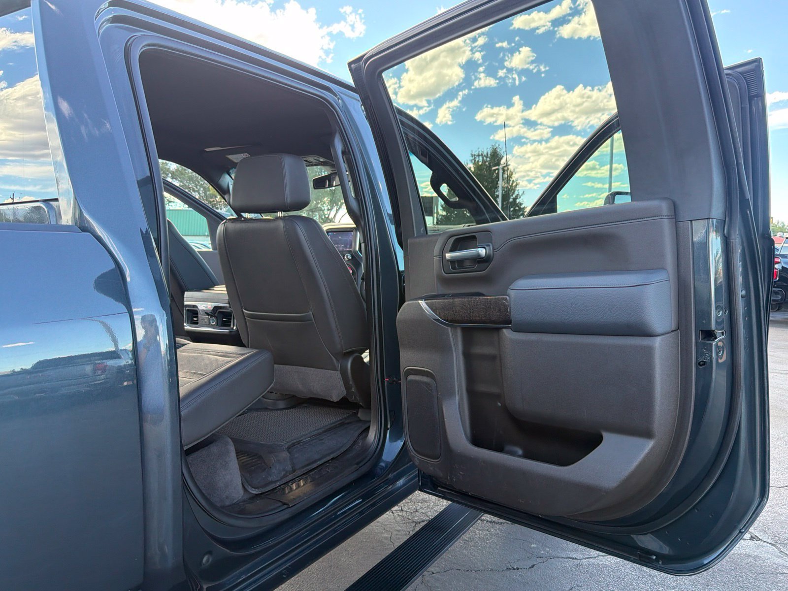 Used 2022 GMC Sierra 3500 Denali AWD/4WD image 35
