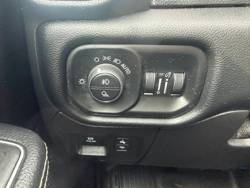 Used 2021 RAM 1500 Laramie w/ Sport Appearance Package AWD/4WD image 16