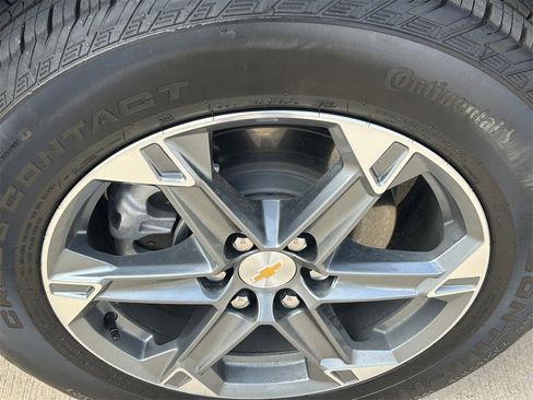 Used 2025 Chevrolet Blazer LT image 9