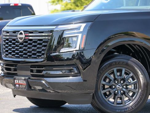 Used 2025 Nissan Armada SV AWD/4WD image 13