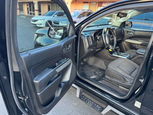 Used 2019 Chevrolet Colorado LT w/ LT Convenience Package image 11