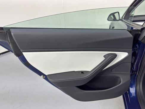 Used 2021 Tesla Model 3 Standard Range Plus image 44