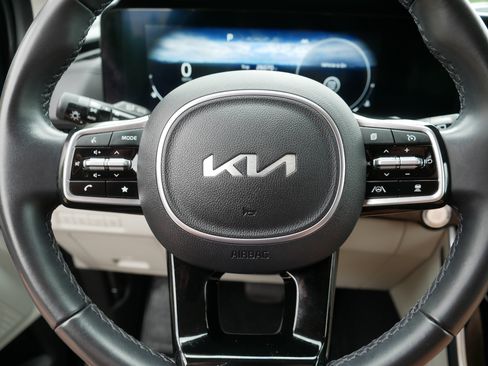 Used 2024 Kia Carnival SX FWD image 25