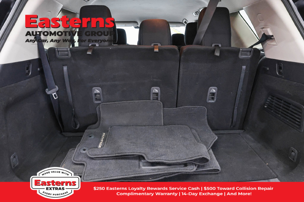Used 2024 Nissan Pathfinder S AWD/4WD image 10