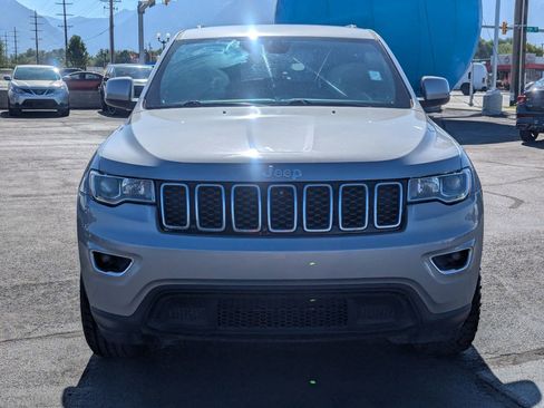 Used 2020 Jeep Grand Cherokee Laredo AWD/4WD image 10