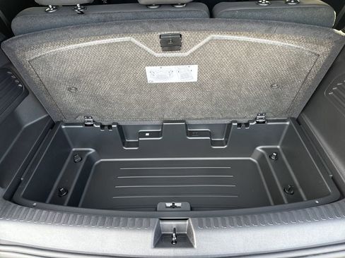 New 2025 GMC Acadia Elevation image 36