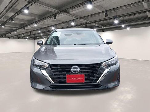 Used 2025 Nissan Sentra SV FWD image 18