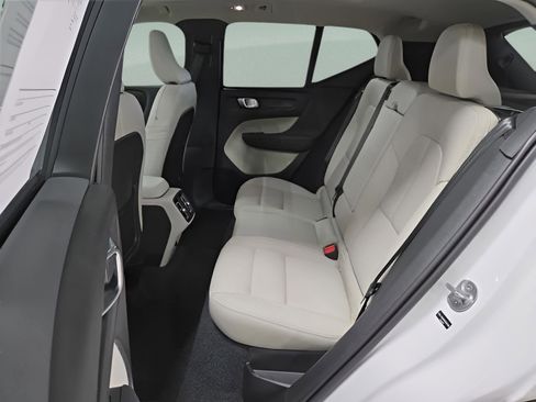 New 2025 Volvo XC40 B5 Plus w/ Protection Package Premier AWD/4WD image 21