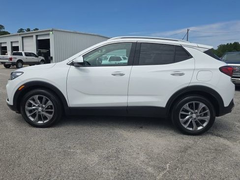 Used 2023 Buick Encore GX Essence w/ Experience Buick Package image 2