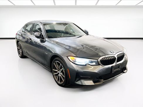 Used 2022 BMW 330e w/ Convenience Package RWD image 3