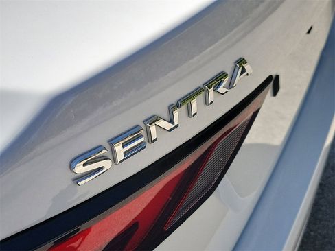 Used 2025 Nissan Sentra SV image 6