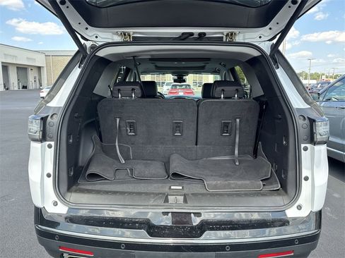 Used 2021 Chevrolet Traverse Premier image 31