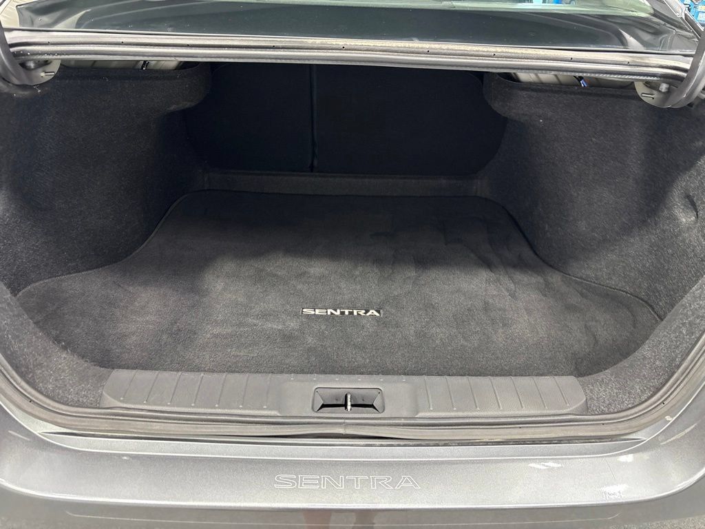 Used 2021 Nissan Sentra SR FWD image 33