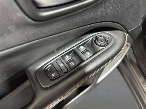 Used 2019 Jeep Compass Latitude AWD/4WD image 30