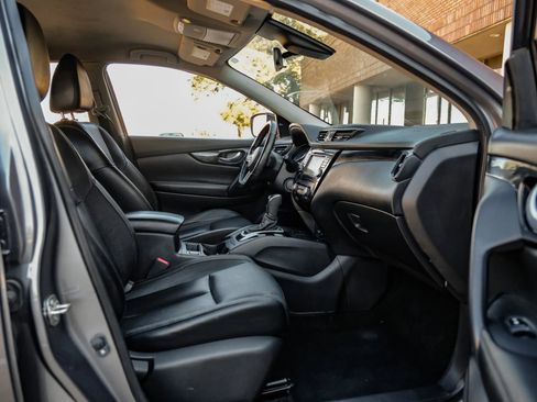 Used 2022 Nissan Rogue Sport SL AWD/4WD image 35