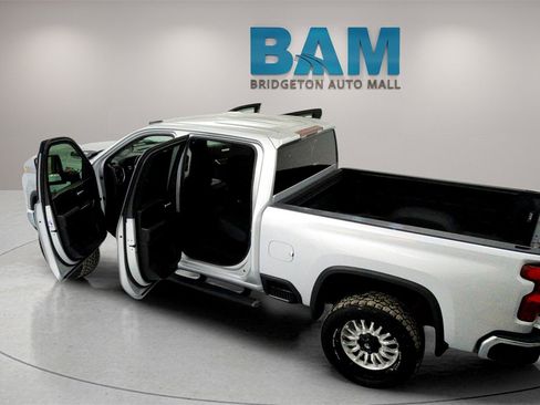 Used 2022 Chevrolet Silverado 2500 LT w/ Convenience Package image 20