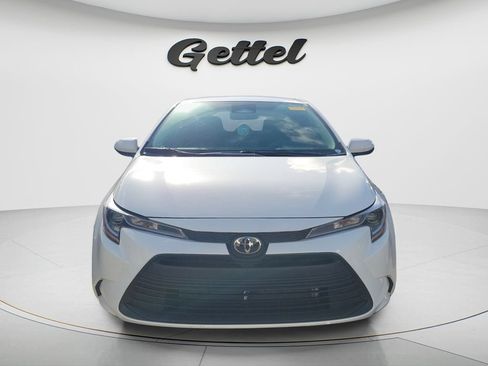 Used 2026 Toyota Corolla LE FWD image 2