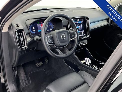 Certified 2025 Volvo XC40 B5 Plus image 17