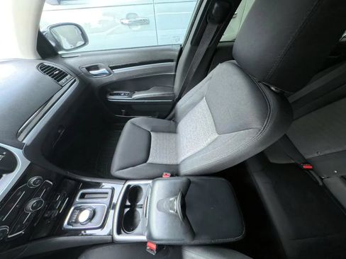 Used 2023 Chrysler 300 Touring w/ Sport Appearance Package RWD image 26