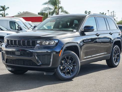 New 2026 Jeep Grand Cherokee Altitude image 1