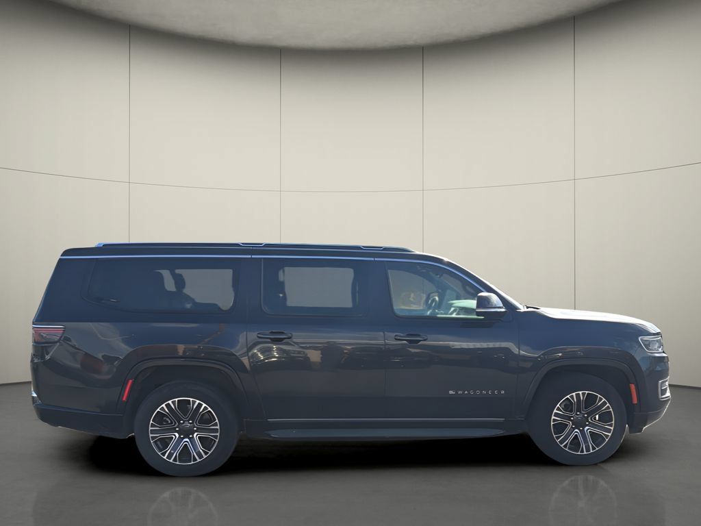 Used 2024 Jeep Wagoneer L Series II RWD image 8