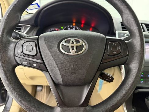 Used 2015 Toyota Camry LE FWD image 11