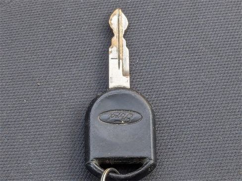 Used 2005 Ford Expedition XLS image 31