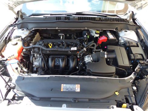 Used 2016 Ford Fusion SE FWD image 19