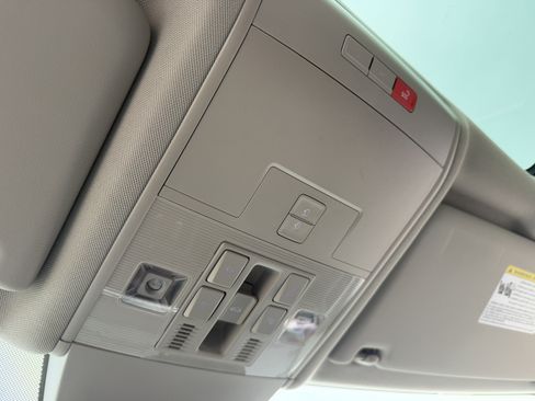 Used 2023 Volkswagen Atlas SEL image 19