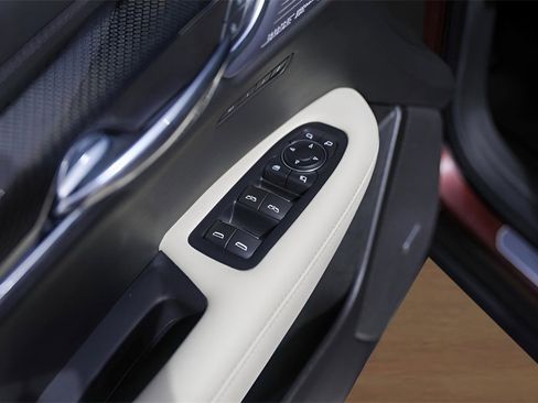 Certified 2023 Cadillac XT6 Sport image 24