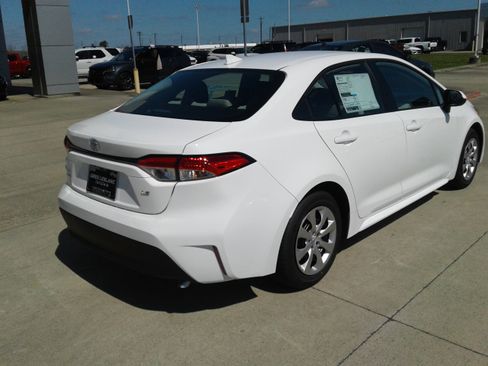 New 2026 Toyota Corolla LE image 2