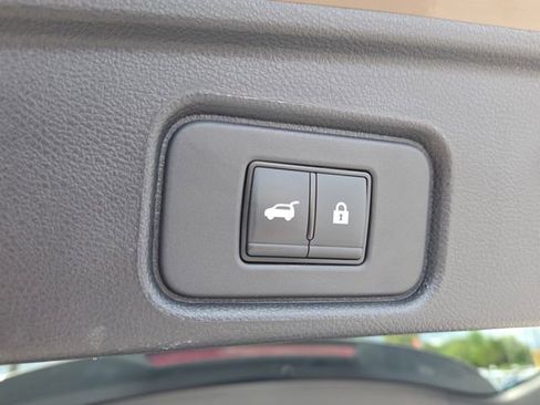Used 2024 Nissan Pathfinder Platinum w/ Black Appearance Package AWD/4WD image 14