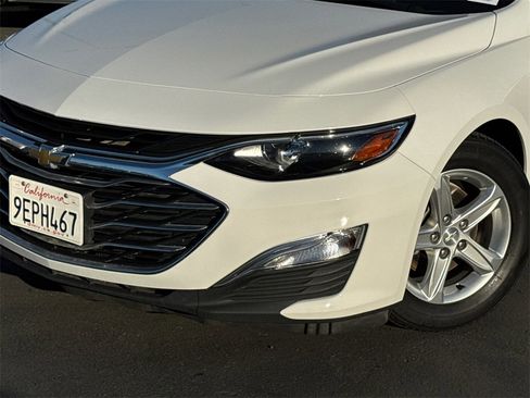 Used 2022 Chevrolet Malibu LS image 3