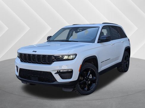 Used 2023 Jeep Grand Cherokee Limited w/ Black Appearance Package AWD/4WD image 1
