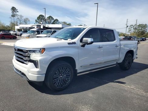 Used 2025 Chevrolet Silverado 1500 High Country image 2