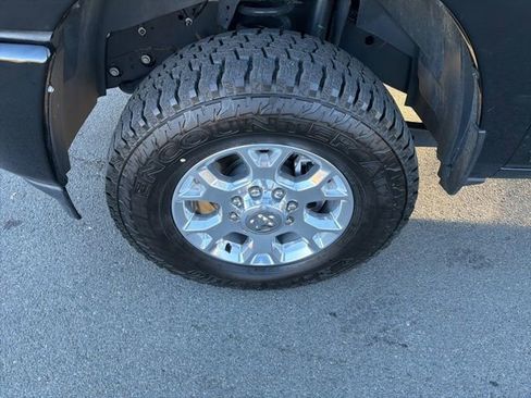 Used 2024 RAM 3500 Laramie image 30