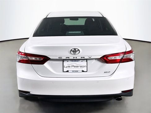 Used 2018 Toyota Camry L image 10