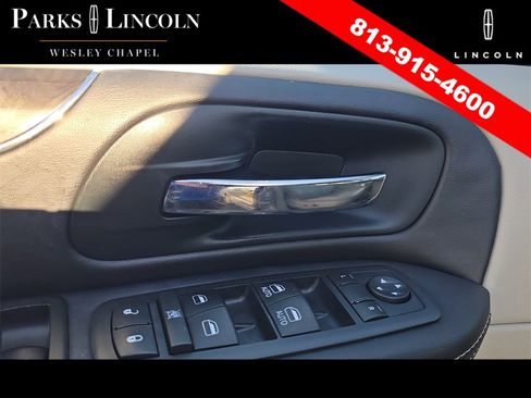 Used 2013 Chrysler Town & Country Touring image 19