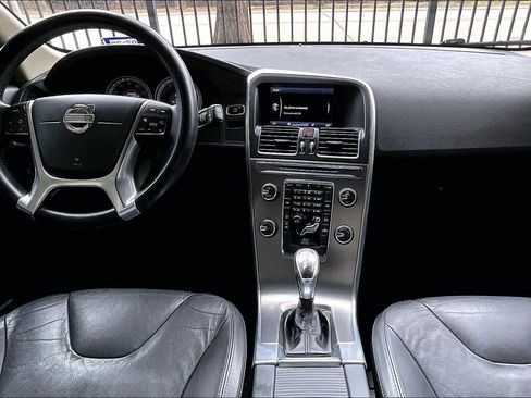 Used 2013 Volvo XC60 3.2 Premier image 15