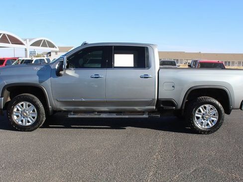 Used 2025 Chevrolet Silverado 2500 High Country w/ Technology Package image 9